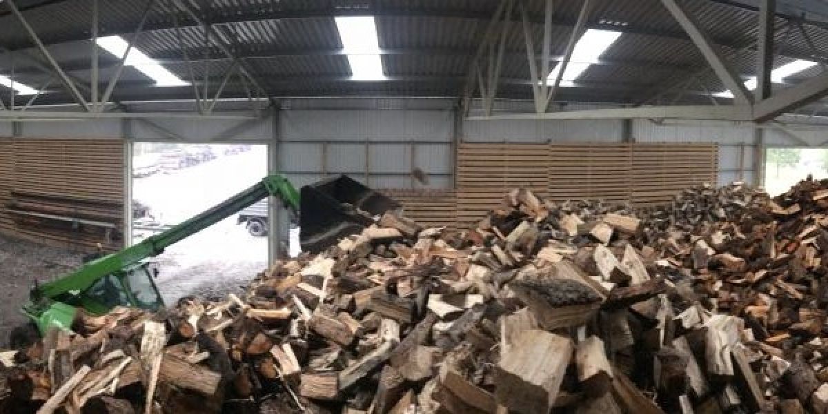 Malkos ir briketai kurui: kaip pasirinkti ir ką žinoti