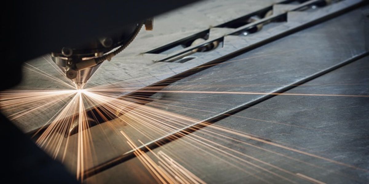 Lazerinis metalo pjovimas: technologija ir privalumai