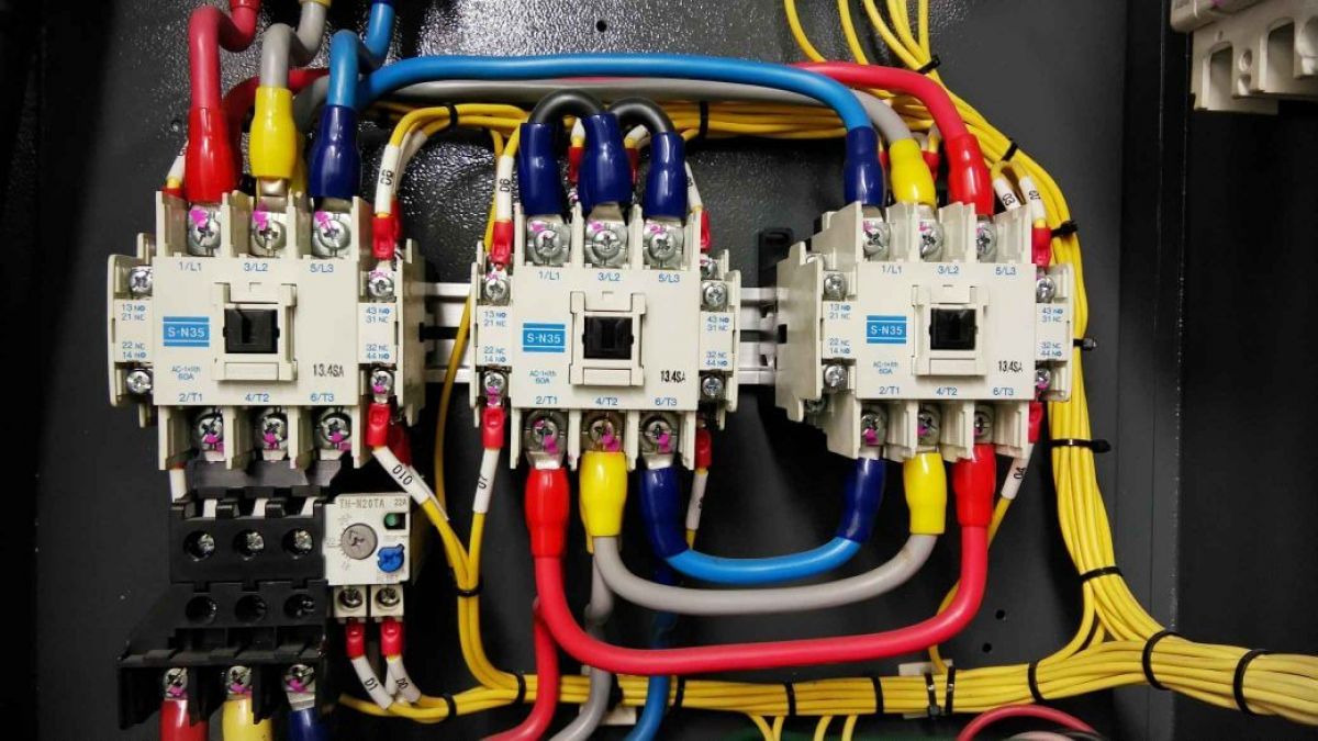 Pastatų vidaus ir išorės inžinerinių sistemų montavimas: saugumo ir efektyvumo pagrindas