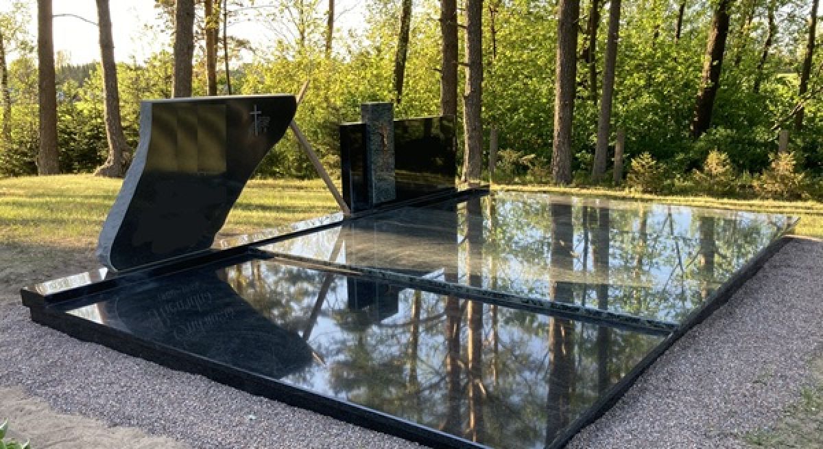 Paminklų gamyba pagal individualius užsakymus, kapų dengimas plokšte ir kapaviečių priežiūra Vakarų Lietuvoje