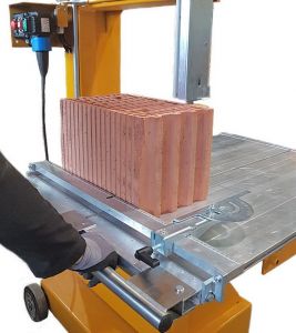 Vokietijos įmonė CEDIMA GmbH pristato naujieną rinkoje – statybinių blokų pjaustymo mašiną CBAS-500.