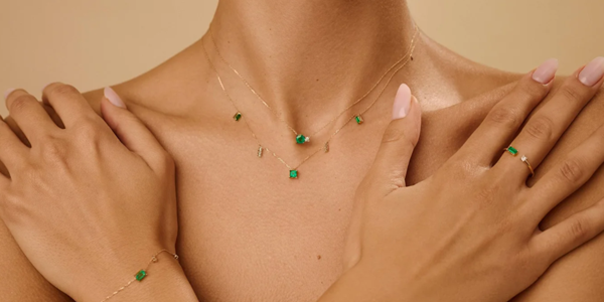 Originalūs, kokybiški papuošalai iš aukso, sidabro, su brangakmeniais Vilniaus centre