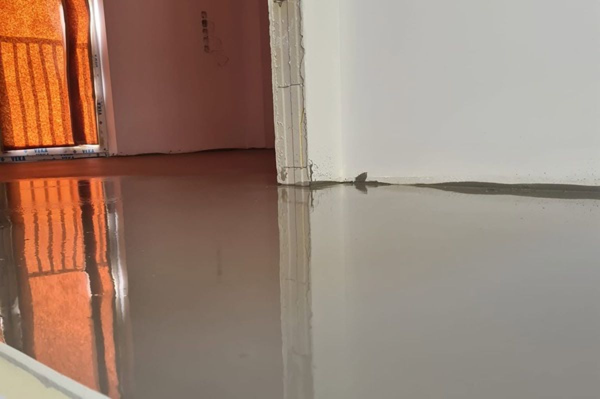 Kokybiškas grindų dangų įrengimas visoje Žemaitijoje – laminatas, medinės grindys, PVC dangos, vinilinės lentelės