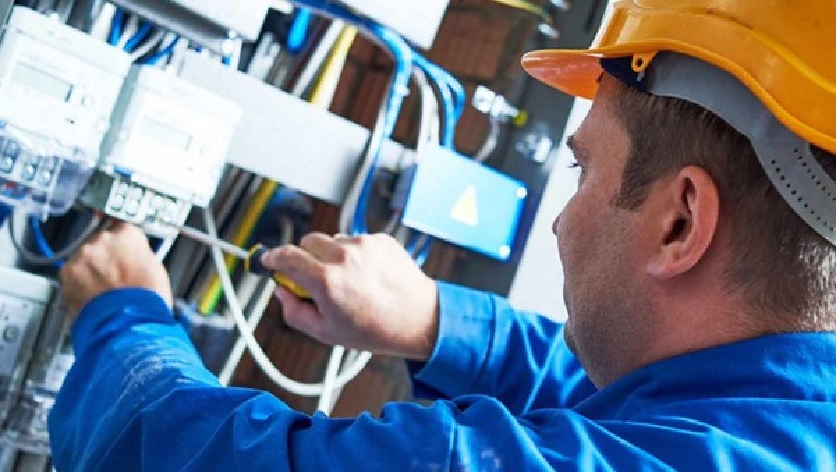 Elektros dalis statant ir rekonstruojant pastatą: nuo įvado iki pridavimo