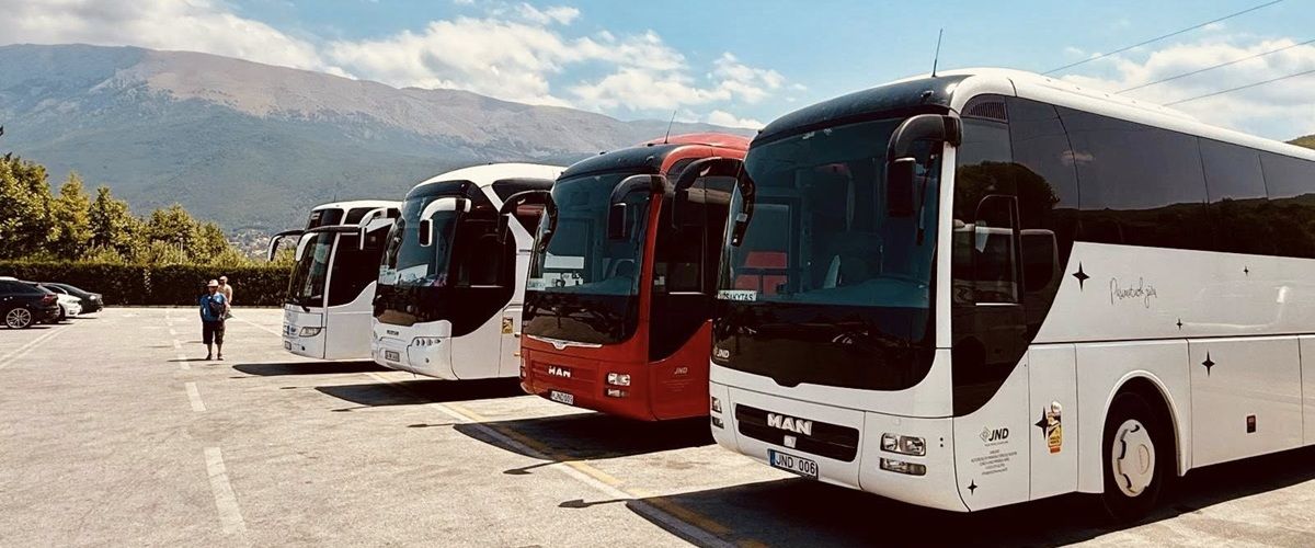JND premium klasės turistiniai autobusai kelionėms Europoje