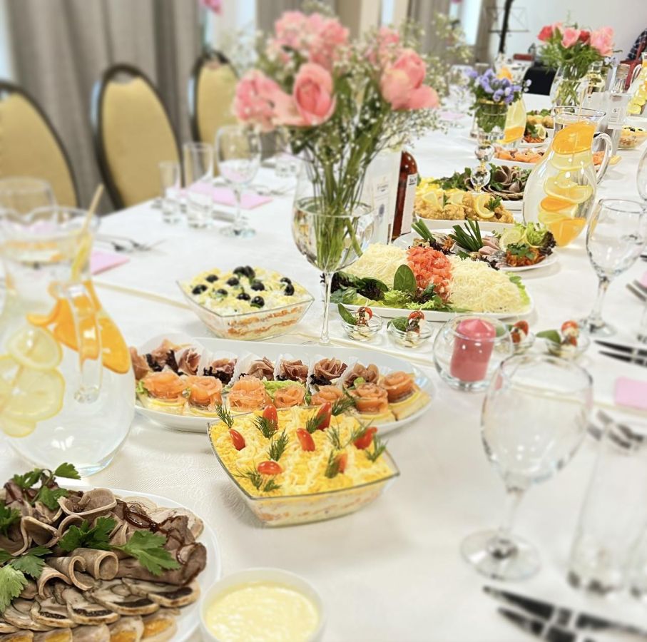 Pokylių salė MONRO prie Vilniaus