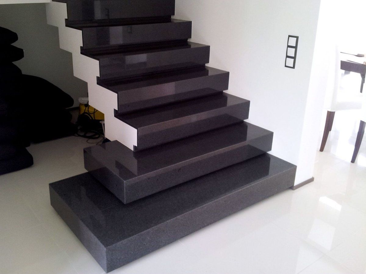 Laiptai i&scaron; natūralaus akmens &ndash; Granit Decor