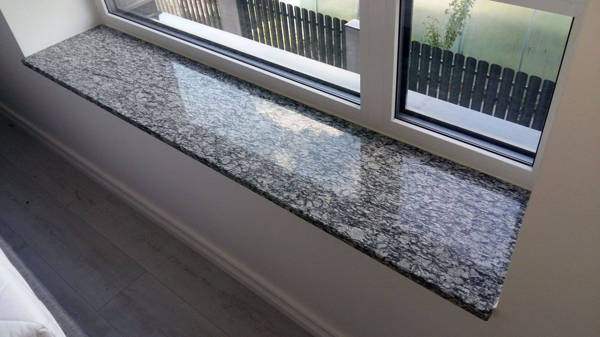 Akmeninės palangės i&scaron; natūralaus akmens &ndash; Granit Decor