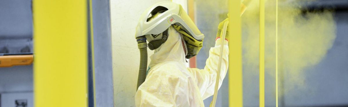 Miltelinis dažymas &ndash; elektrostatinis miltelių užne&scaron;imas ant metalo gaminio