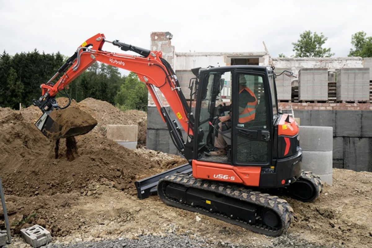 Ekskavatorius KUBOTA U 56-5 nuomai