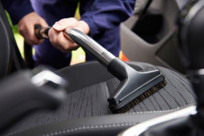 Automobilio švara už Jus pasirūpins kvalifikuoti autoserviso darbuotojai.
