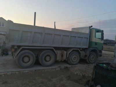 Juodžemio pristatymas, kokybiško juodžemio vežimas savivarčiais