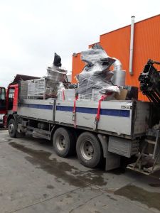 Fiskaro nuoma Vilniuje – krovinių pervežimas sunkvežimiu su manipuliatoriumi