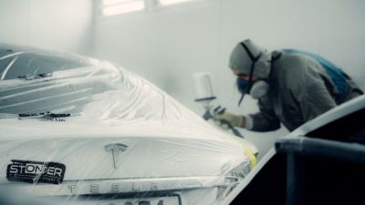 Automobilių dažymas Tesla servise Vilniuje