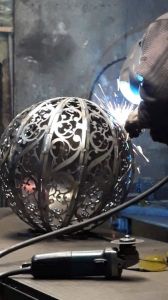Nestandartinių metalo konstrukcijų gamyba verslui ir namams