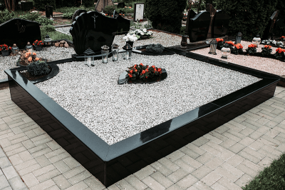 RETRAMPA, MB - paminklai, antkapiai, kapaviečių dengimas plokštėmis  Kauno rajonas, Kauno apskritis, Prienai, Jonava, Kėdainiai, Kaišiadorys