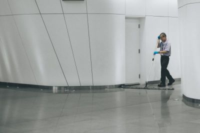 Biurų, parduotuvių, sandėlių patalpų valymo darbai Vilniaus rajonas
