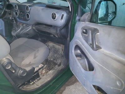 AUTOMOBILIŲ PLOVYKLA - automobilių plovimas, salonų cheminis valymas, NANO vaškas Jonavoje