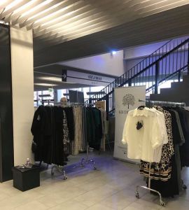KB design - stiliaus ir mados studija, lietuvių dizainerės suknelės, sijonai, palaidinės, paltai Kaune, Lietuvoje