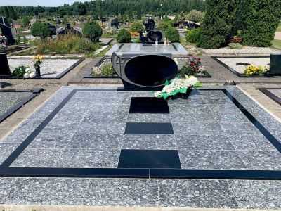 paminklų montavimas ir kapavietės įrengimas K. Piniko IVV