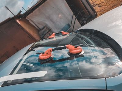 STIKLŲ KEITIMAS AUTOMOBILIAMS, MB - automobilių stiklų keitimas, remontas, pardavimas, veidrodėlių klijavimas Naujamiestyje, Vilniuje