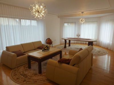 Užuolaidų modeliavimas, matavimas, siuvimas, montavimo paslaugos