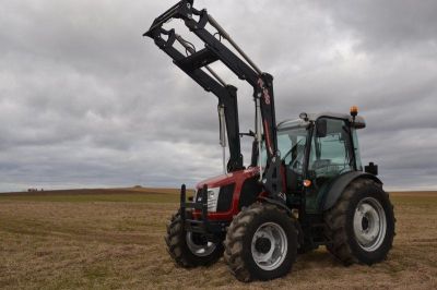 Hattat traktoriai ir jų atsarginės dalys