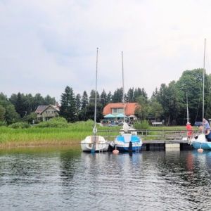 Ramus poilsis su paplūdimiu, tiltu ir valčių nuleidimo taku