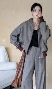 Stilingi kostiumėliai M,  L ir XL