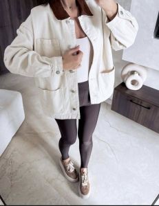 Džinsinis švarkelis, kuris labai lengvai pritaikomas kasdienai