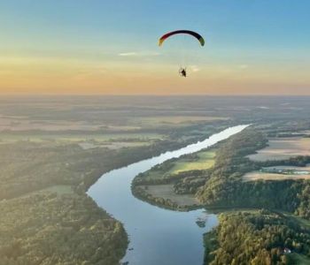 Profesionalūs motorizuotų parasparnių kursai Lietuvoje