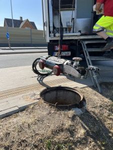 Modernios hidrodinaminės siurbimo mašinos paslaugos objekte