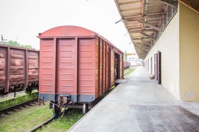 KROVLADA, MB - krovos darbai, sandėliavimo paslaugos, muitinės paslaugos Vilniuje