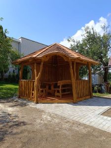 Stilingi lauko baldai jūsų kiemui