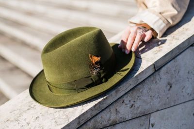 BELONTA, UAB - skrybėlės, kepurės, pirštinės, aksesuarai prekyba Vilniaus centre