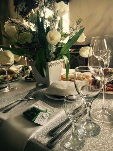 Kavinė VAKARAS - dienos pietūs, salė pobūviams, maisto pristatymas Plungėje, UAB KORTUVA