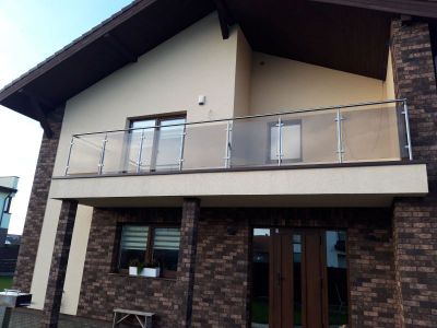VAIDMANTA, MB - grūdintas stiklas, turėklų gamyba, prekyba turėklų elementais Klaipėda